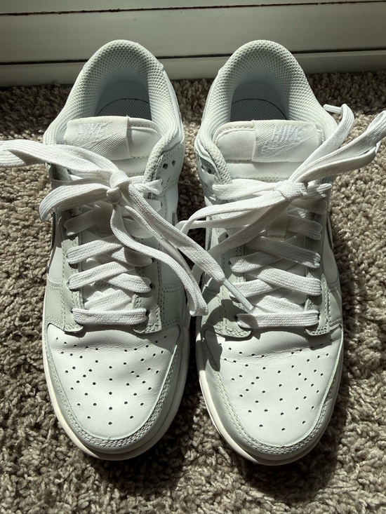 Nike Dunk Low - Picture 2 of 11